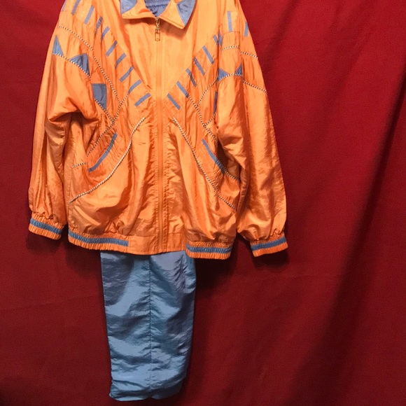Jogging suit - Picture 1 of 4
